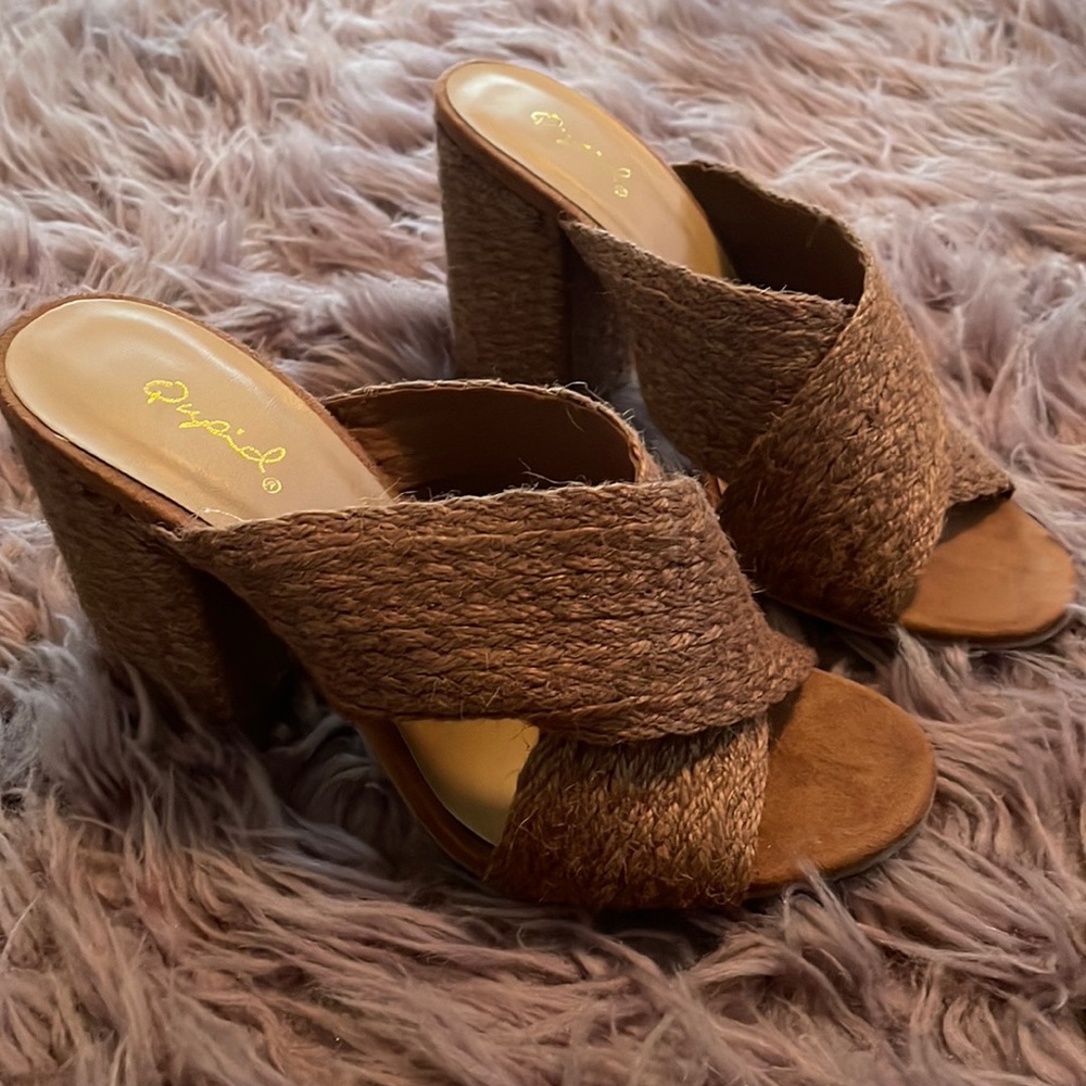 NEW WITHOUT BOX - quipid 7 1/2 heels